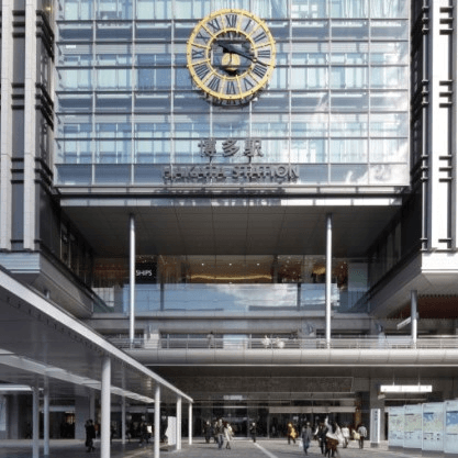 ライバーラビットはＪＲ博多駅から徒歩４分の好立地。通学の途中やお仕事帰りに気軽にライブチャットにログインできます。